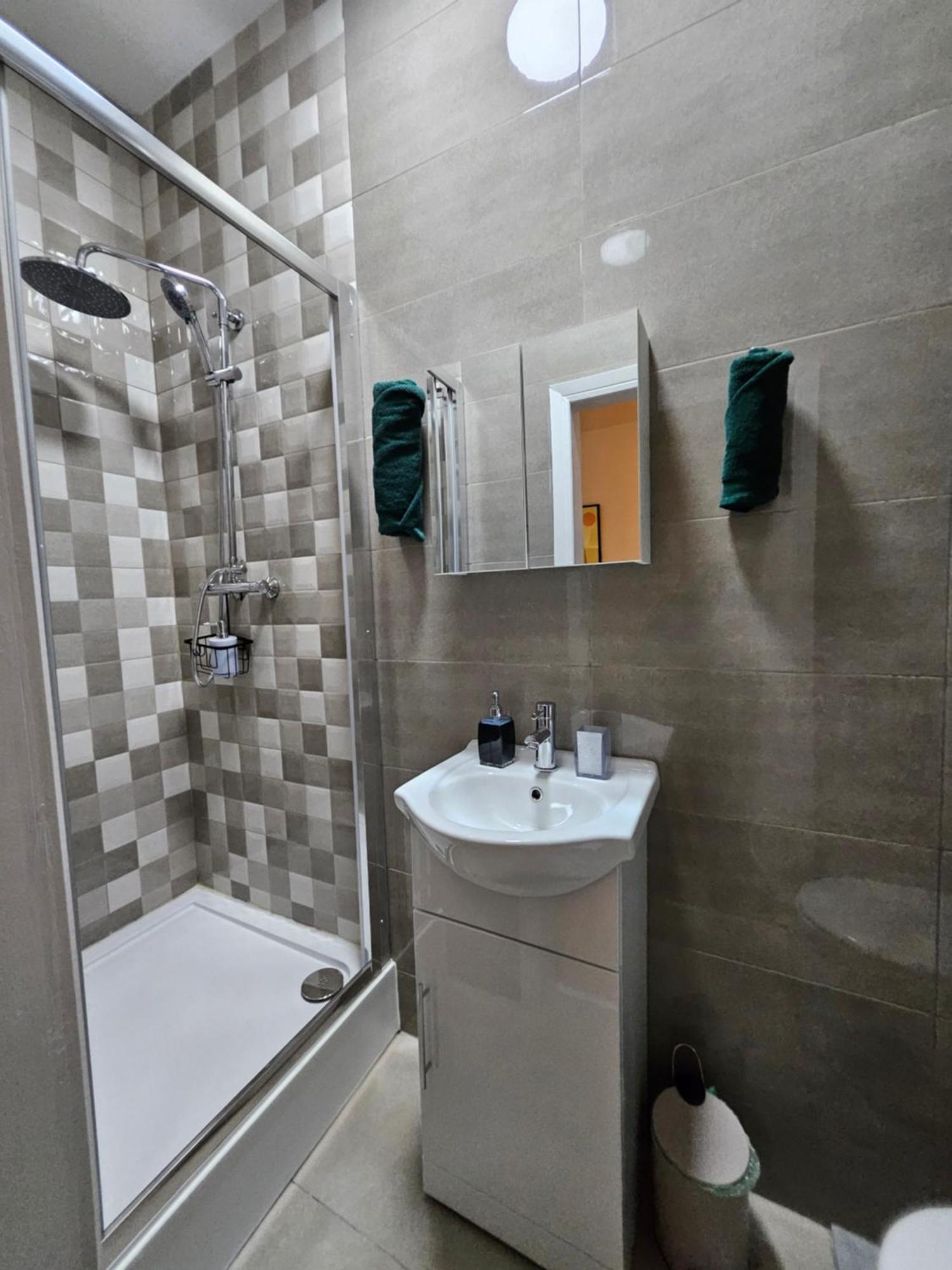 Central Chambers Suites - Suite 1 Leek Kültér fotó